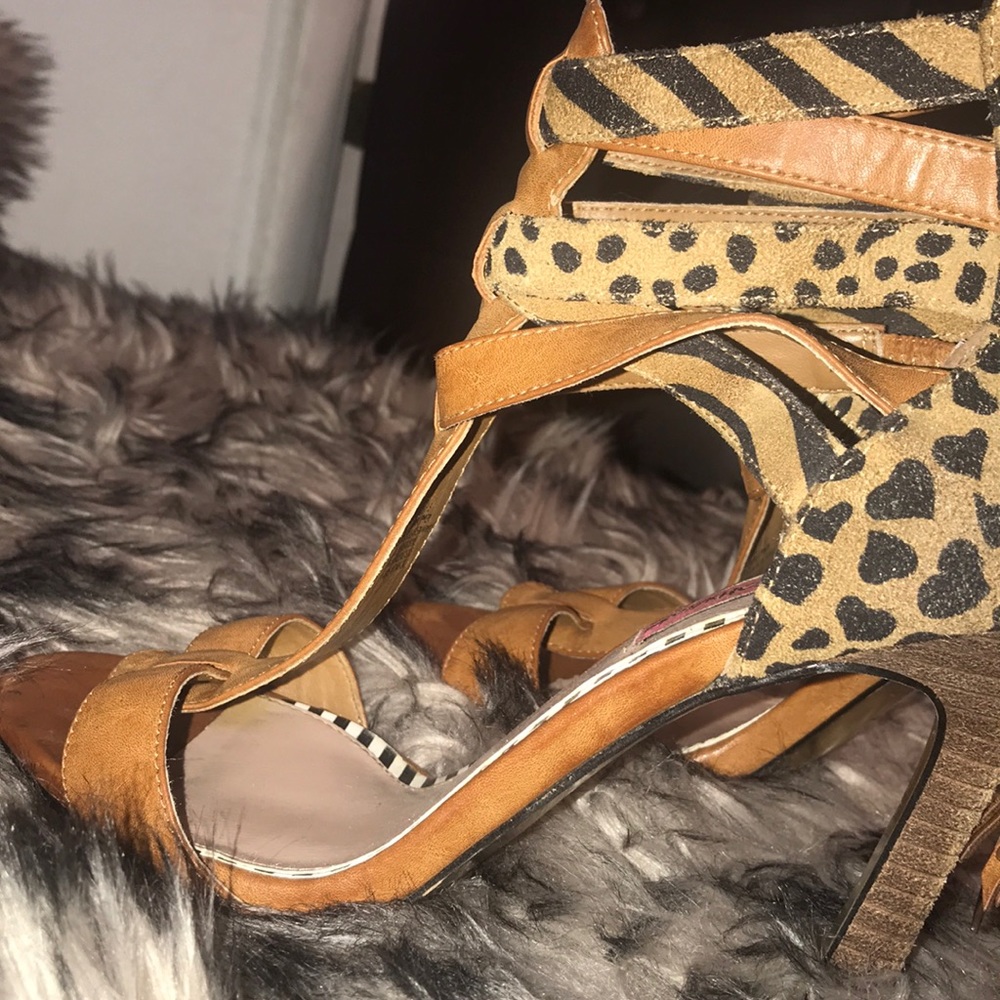 Heels - Picture 4 of 4